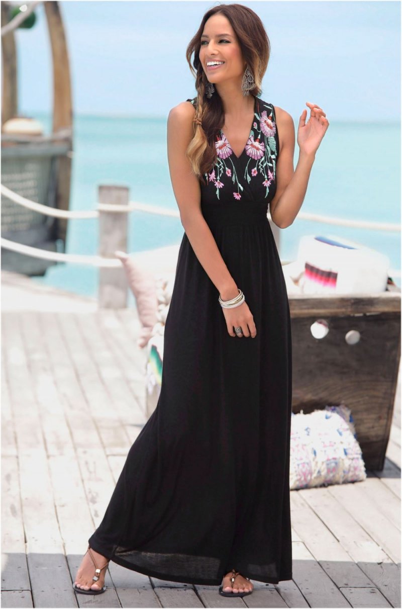 Venus V-Neck Maxi Dress - Black