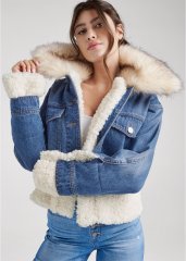 Venus Faux-Fur Trim Trucker Jean Jacket in Medium Wash