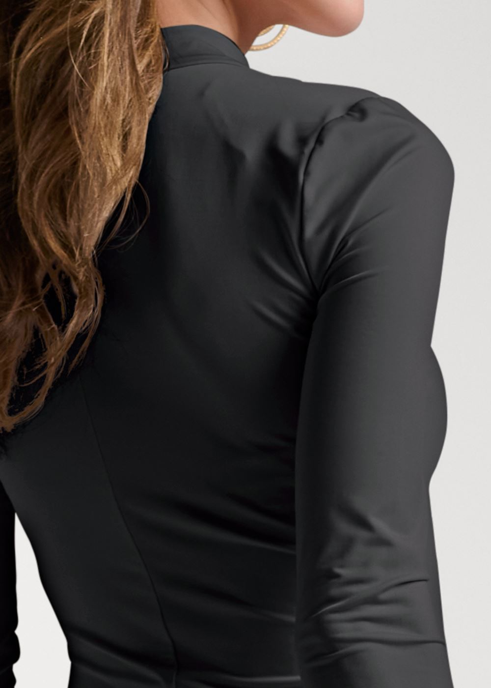 Venus Shape Embrace Keyhole Top in Black