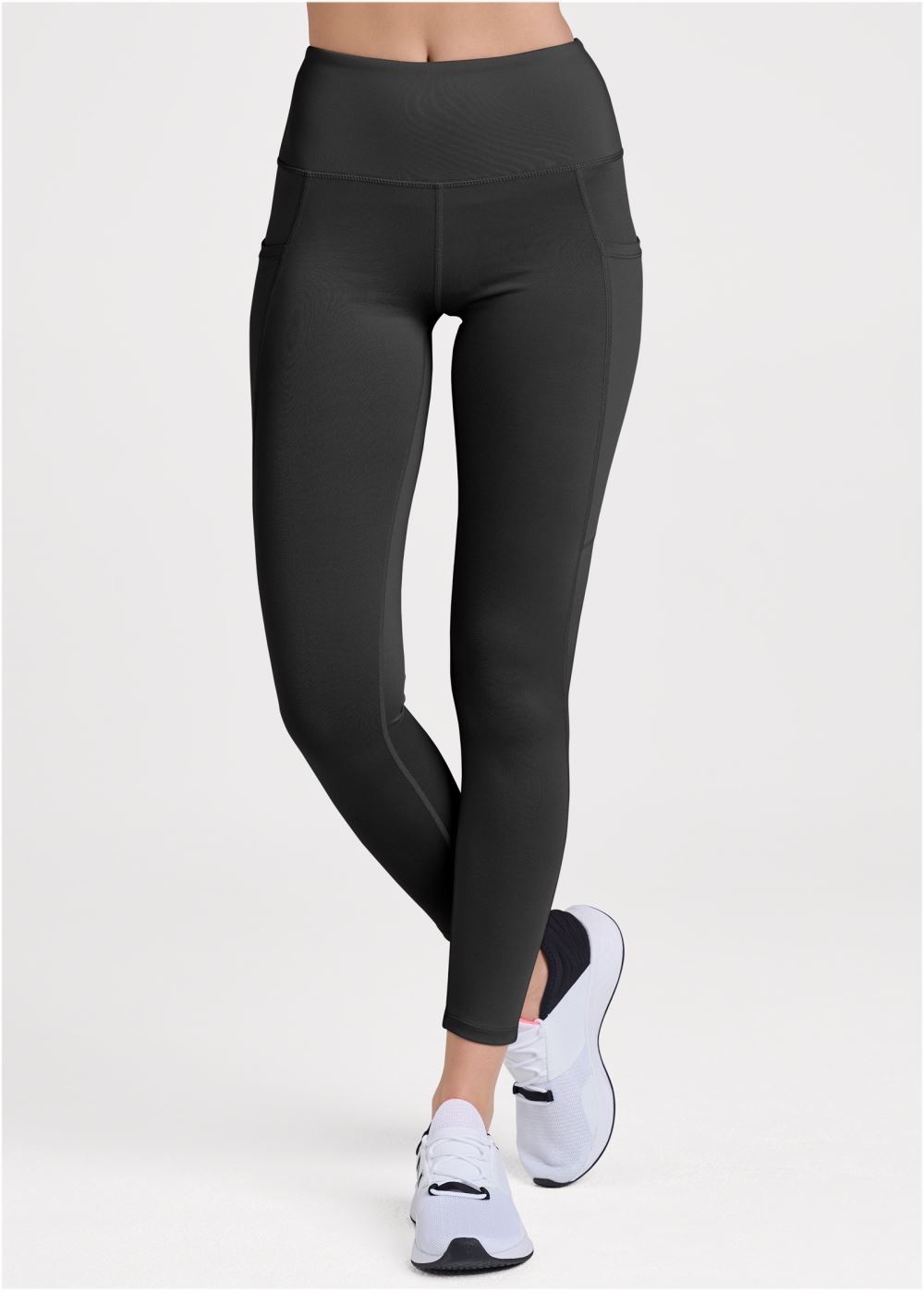 Venus High-Rise 7/8 Pocket Leggings in Black