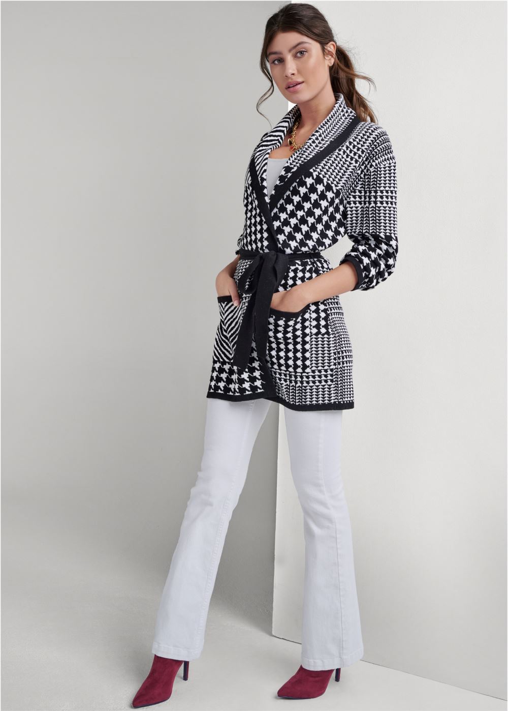 Venus Plus Size Houndstooth Wrap Cardigan in Black & White